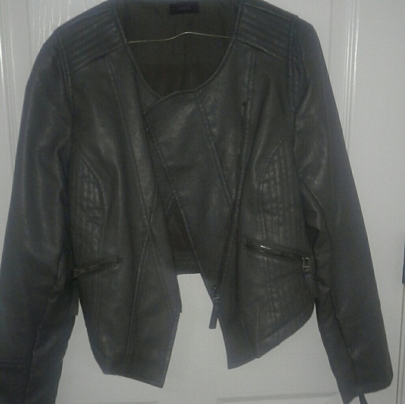 Jackets - Picture 3 of 4