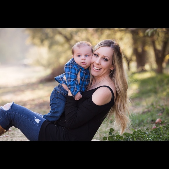 Meet your Posher, Andrea - Picture 2 of 3