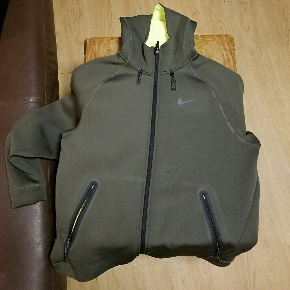 Nike Therma hoodie