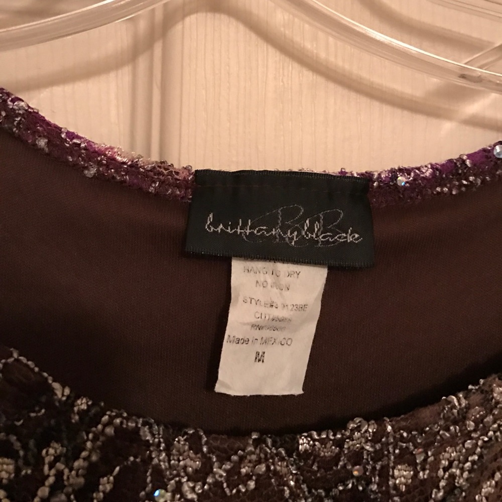 Sequined top. - Picture 3 of 3