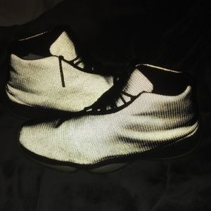 Jordan future 11s, 3m colorway with flash.