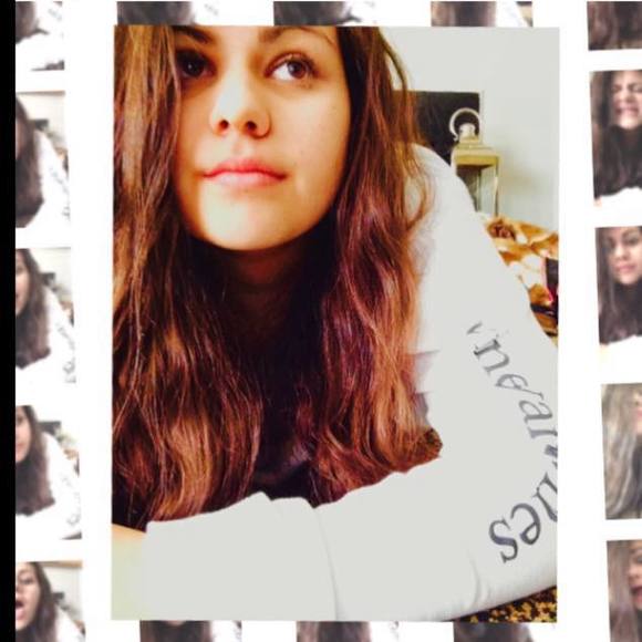 Meet your Posher, Daniela - Picture 1 of 1