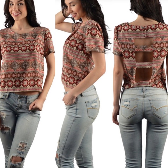 πHPππCut Out Back Printed Crop Top - Picture 2 of 8