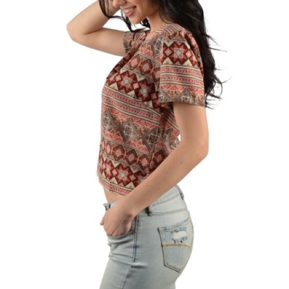 πHPππCut Out Back Printed Crop Top - Picture 5 of 8