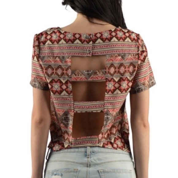 πHPππCut Out Back Printed Crop Top - Picture 6 of 8