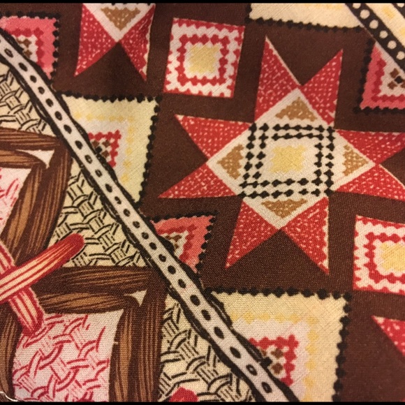 πHPππCut Out Back Printed Crop Top - Picture 8 of 8