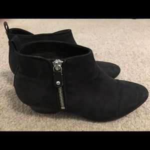 H&M low heel ankle booties in black suede size 7