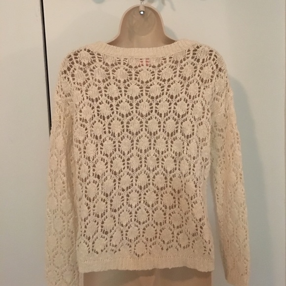 Open weave sweater top - Picture 4 of 4