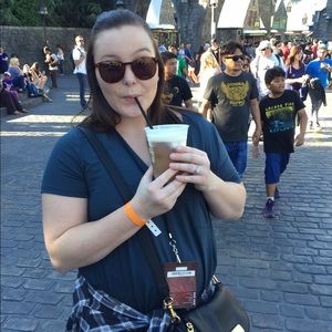 Meet your Posher, Danielle