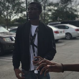 Meet your Posher, Derrick