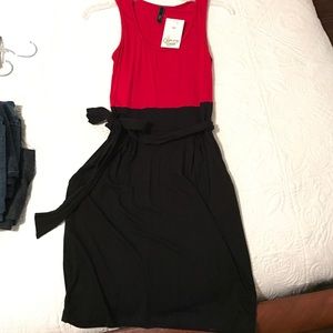 Game day dress. NWT. Size small. Belt at waist