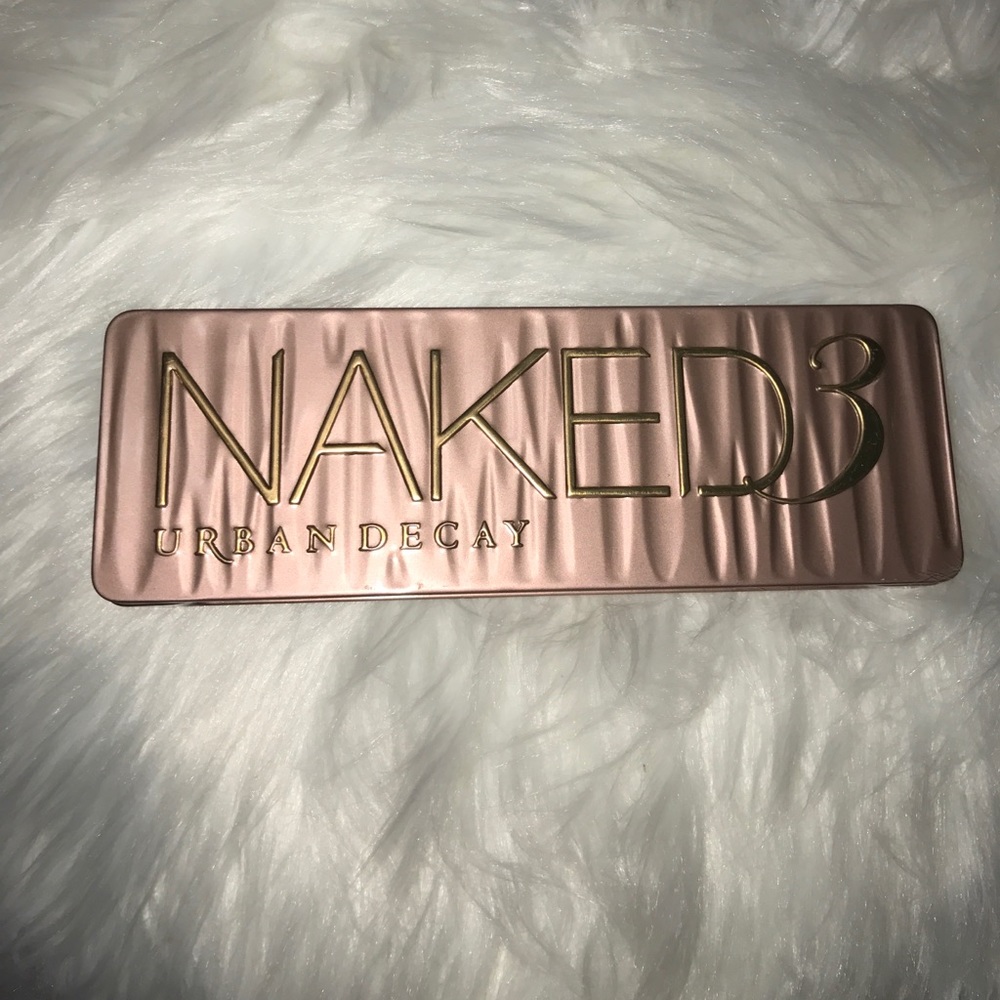 Naked 3 Pallete• Great condition• New brush