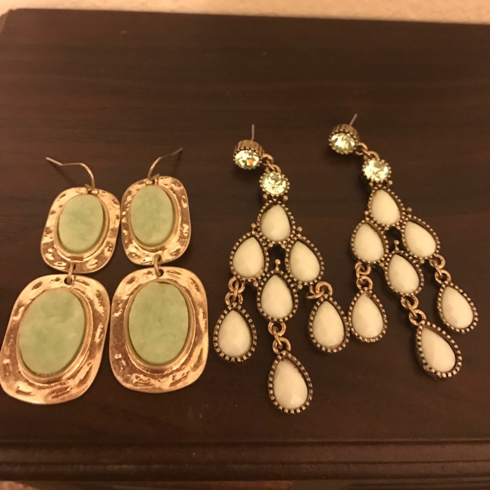 Set of mint green earrings