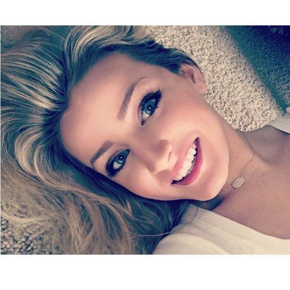 Meet your Posher, Alexis