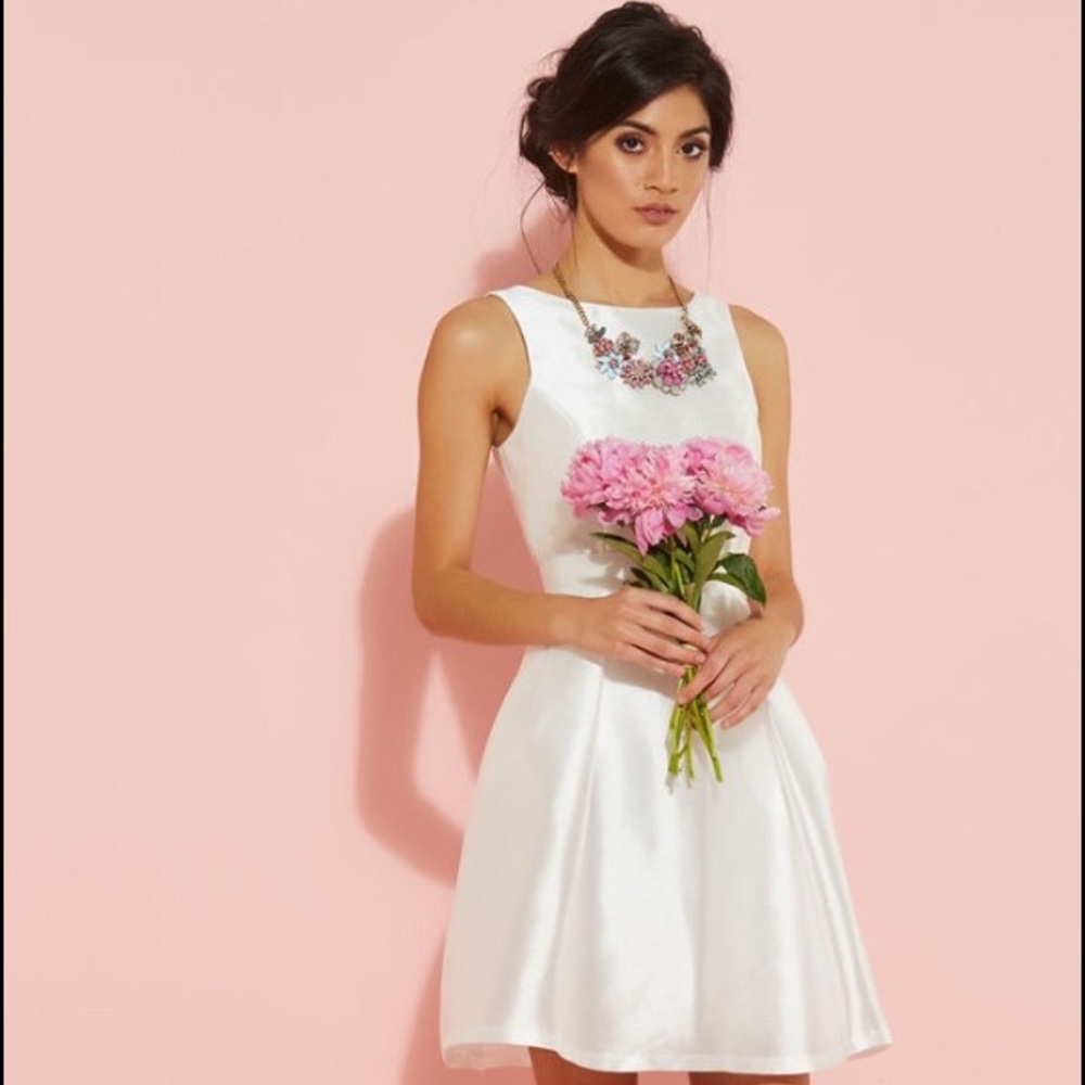MINUET princess cut wedding dress. Never worn.