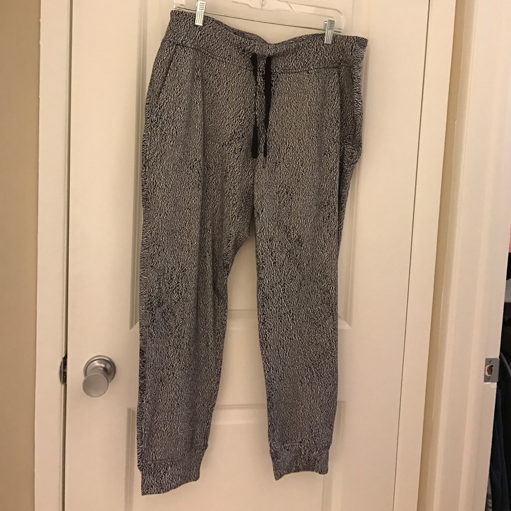Lululemon stretch pants