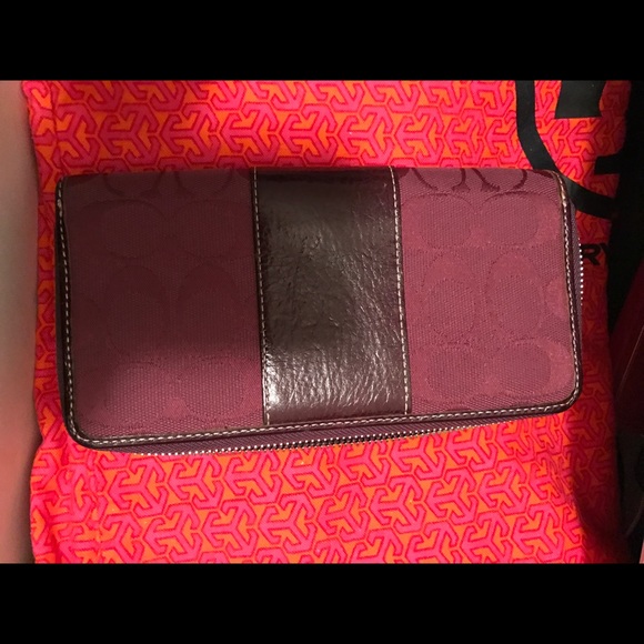 Coach Wallet - Picture 2 of 4