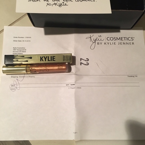 Authentic Kylie Poppin' Lipstick - Picture 2 of 4