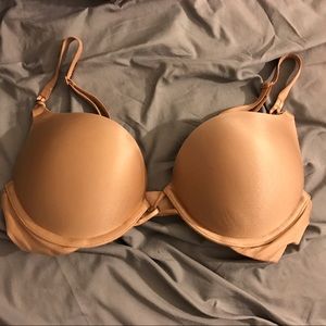 Victoria's Secret bombshell bra