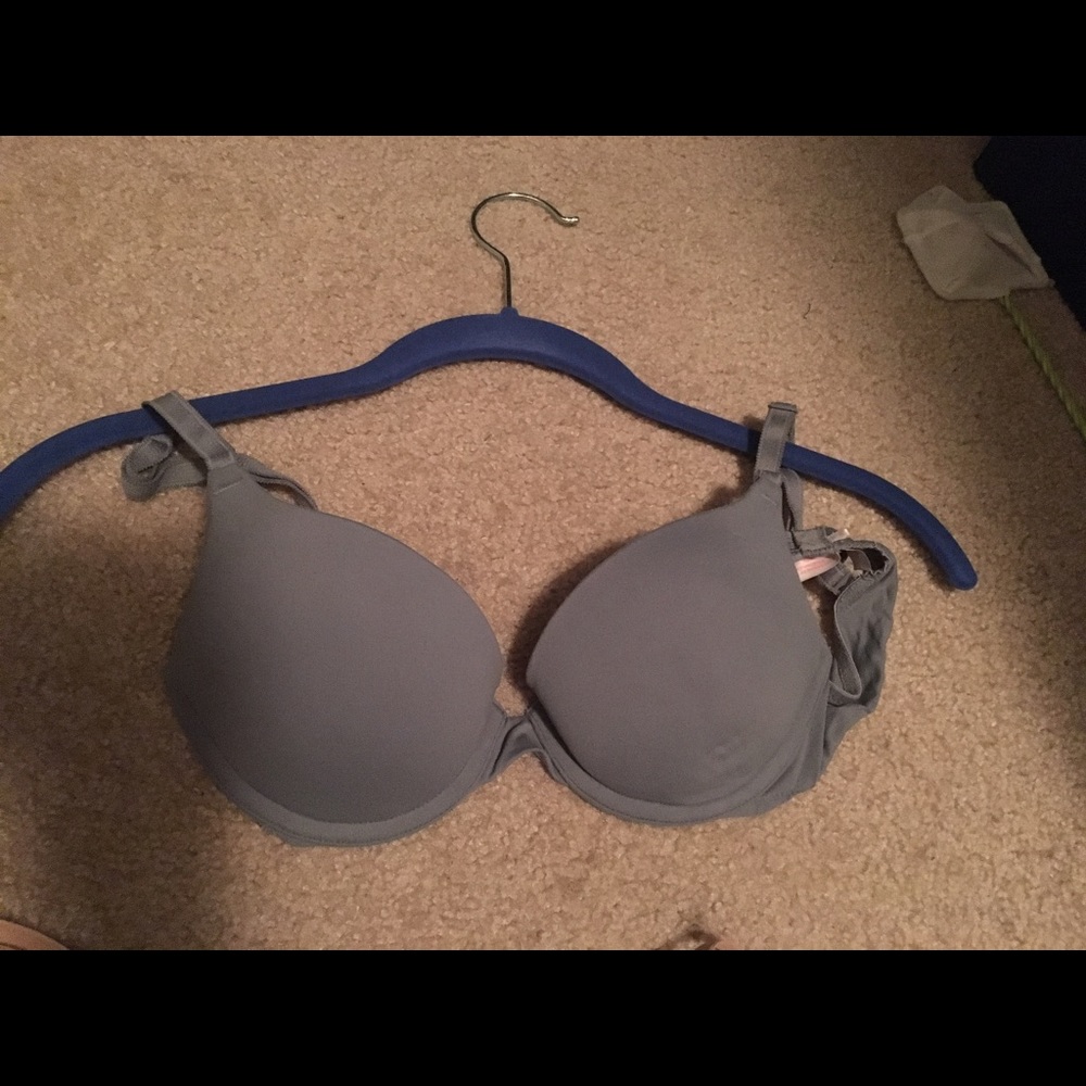 Victoria secret pink where everywhere bra .