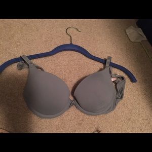 Victoria secret pink where everywhere bra .