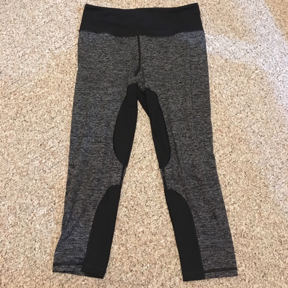 ❌SOLD❌- Victoria's Secret High Rise Workout Capris
