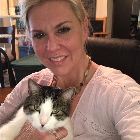 Meet your Posher, Jacqueline - Picture 2 of 2