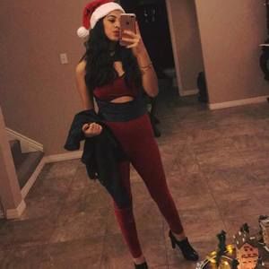 Meet your Posher, Monica