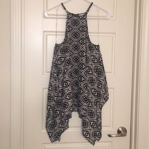 NWOT Francesca's flowy top, size small