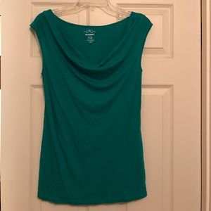 Cowl neck cotton sleeveless shirt.