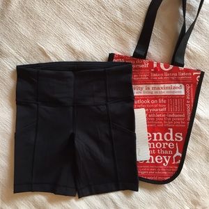 ❤️LULULEMON Black Dart and Dash Shorts❤️
