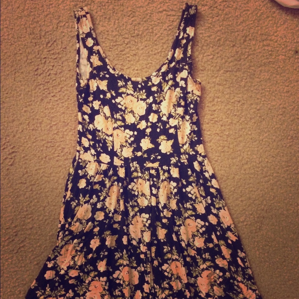 American Eagle Don't ask why floral dress