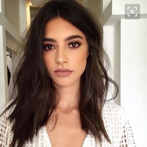 Meet your Posher, Emmi