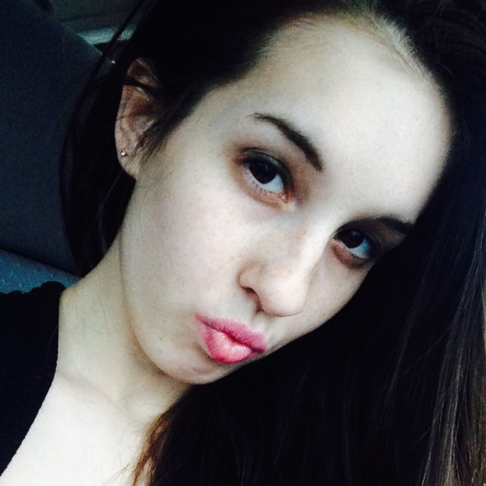 Meet your Posher, Claire