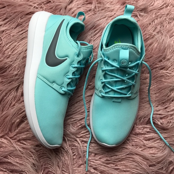 NWT Nike roshe two Tiffany blue 👗 - Picture 4 of 8