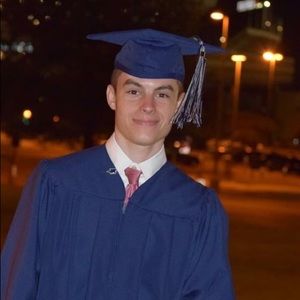 Meet your Posher, Devin