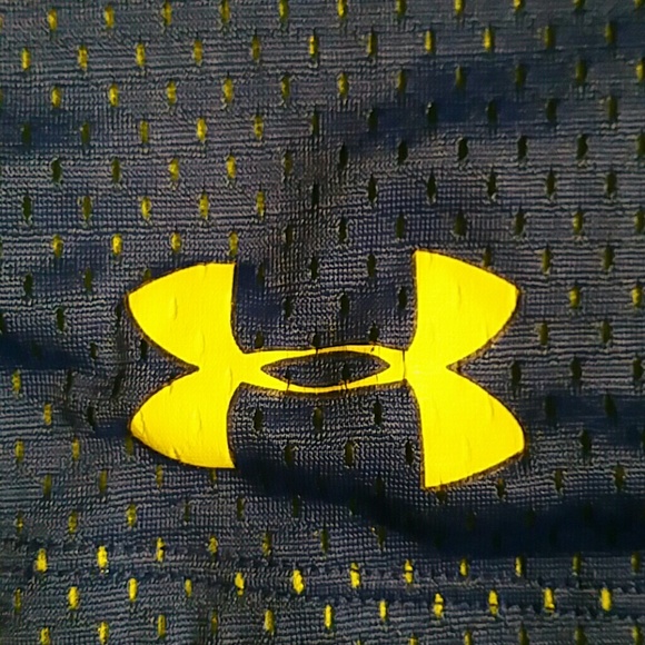 Women's under armour shorts - Picture 3 of 4