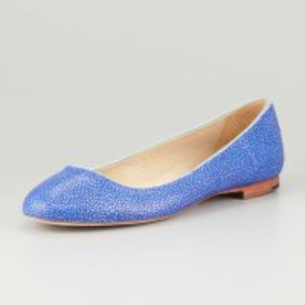 In great condition like new Juicy Couture flats 6