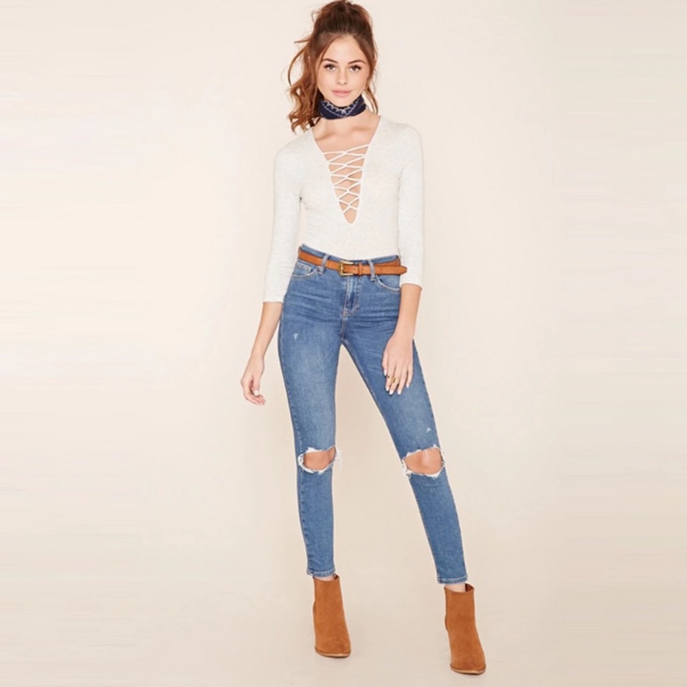 Lace Up Cage Deep V-Neck Top - Picture 3 of 4