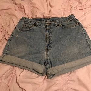 High rise vintage Levi Shorts.