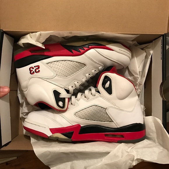 Fire red 5s sz 7.5 (2013)