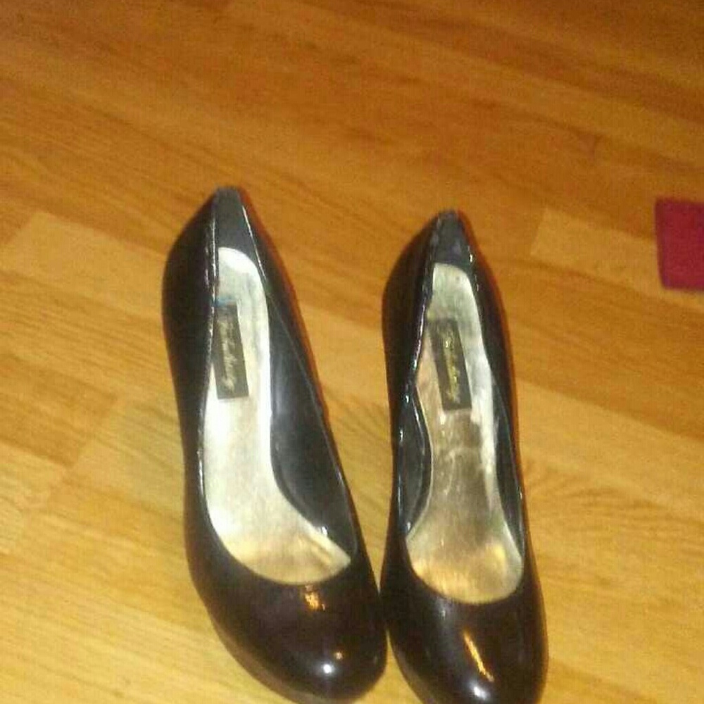 Fabulously zise 8.5 heels