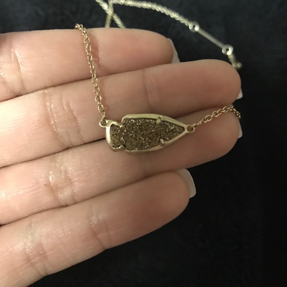 Kendra Scott necklace