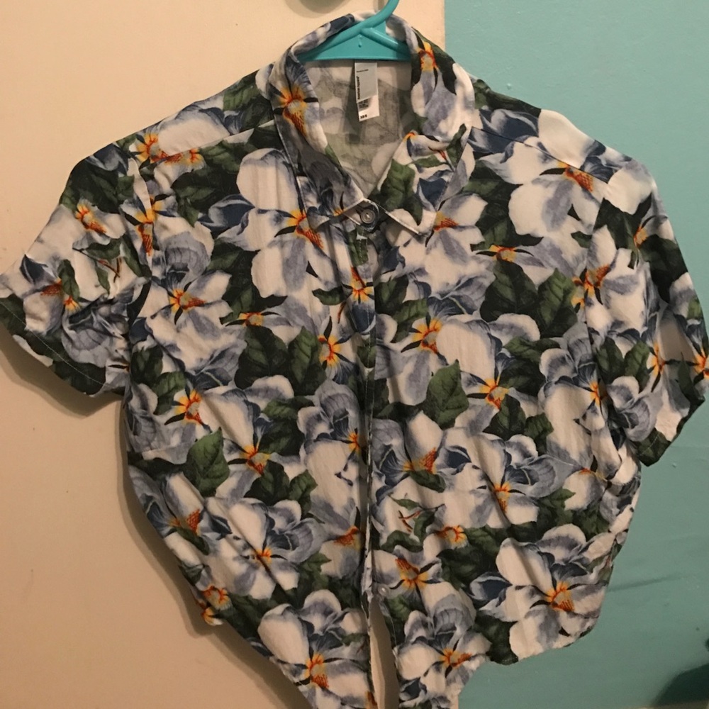 🌺 AMERICAN APPAREL FLORAL TIED TOP 🌺
