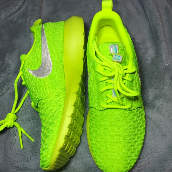 Women's Nike Roshe Flyknit NEW FIRM$ - Picture 3 of 5
