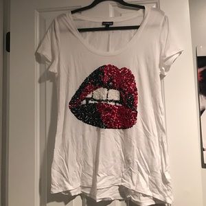 Express Graphic Tee!