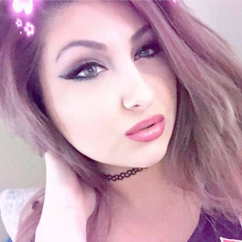 Meet your Posher, Alexis