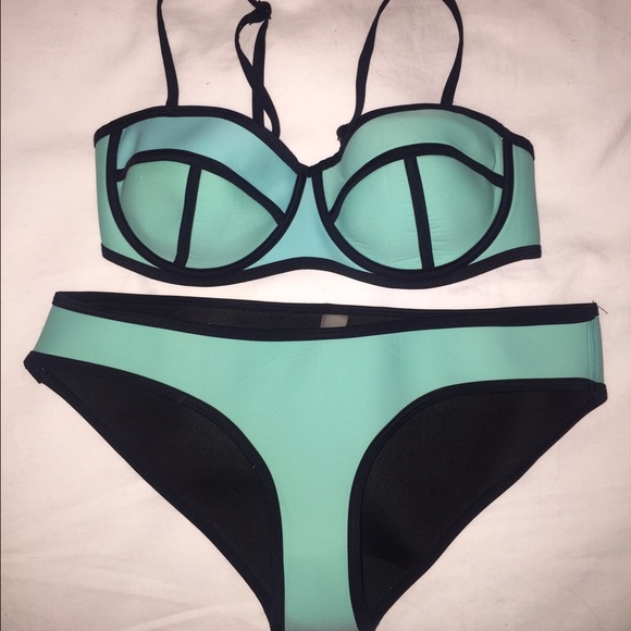 Neoprene bikini - Picture 2 of 3