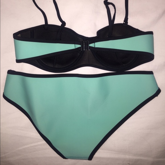 Neoprene bikini - Picture 3 of 3