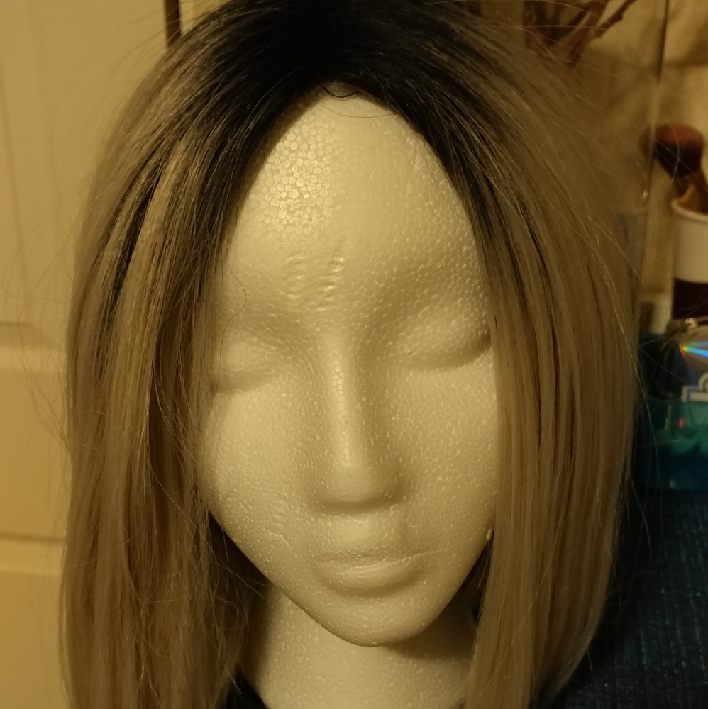 Black root grey wig